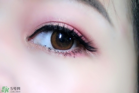 MAC人鱼姬眼影画法 MAC人鱼姬眼影怎么涂